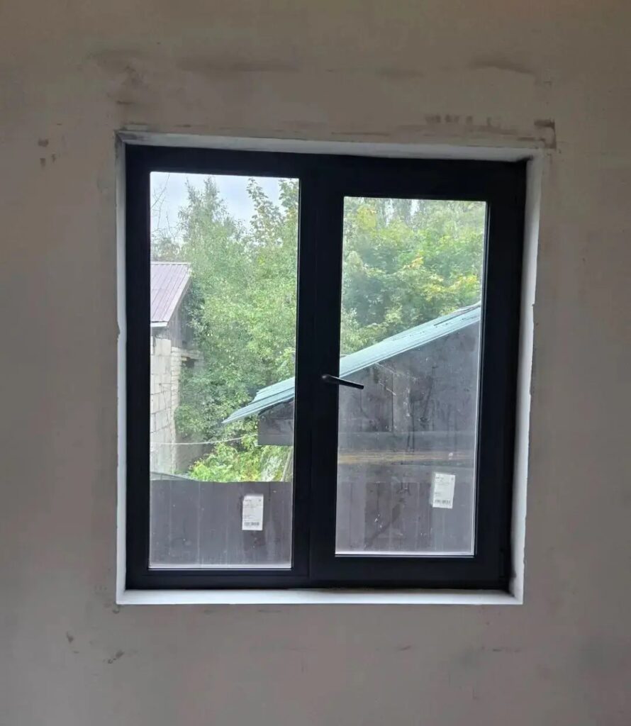 Pokraska-okon-s-vyezdom-na-dom